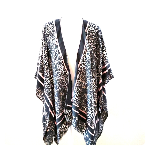 NWT Accessory Street Wrap - Picture 1 of 8
